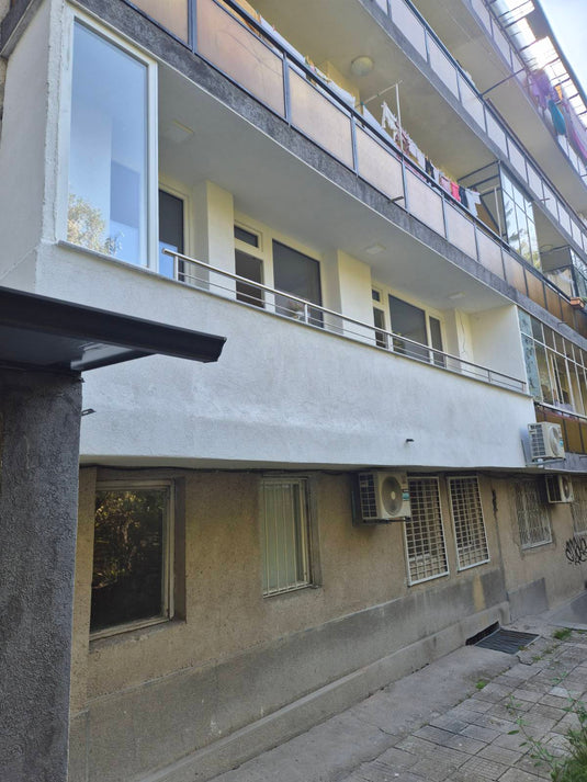 Нисък иноксов парапет тип струни – София, Лозенец