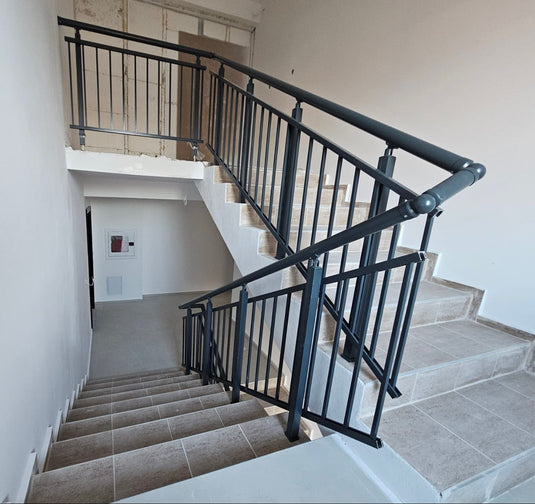 alumin_railings_vertical_filling_square_side_stairs2