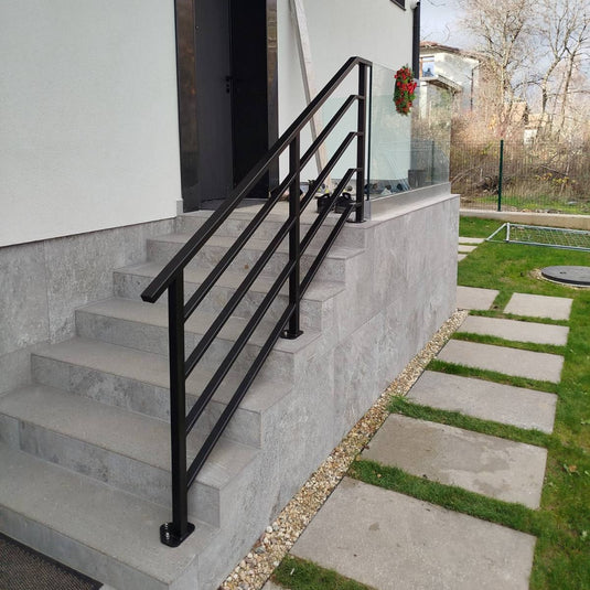 carbon_steel_railings_horizontal_infill