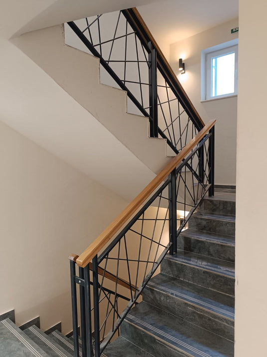 carbon_steel_railings_stairs_vertical_infill