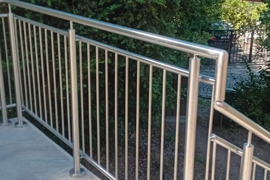 inox-vertical-railings-terace